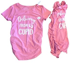 New Time Tru maternity top with gathered sides. Soft spandex like material.  2ct